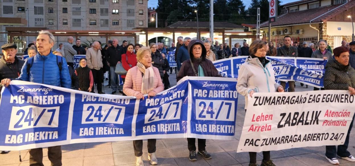 Zumarraga: Concentración por la apertura del PAC 24/7