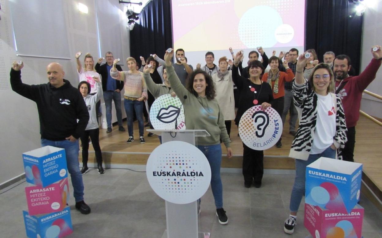 Arrasate: Euskaraldian 2.500 arrasatear bidelagun