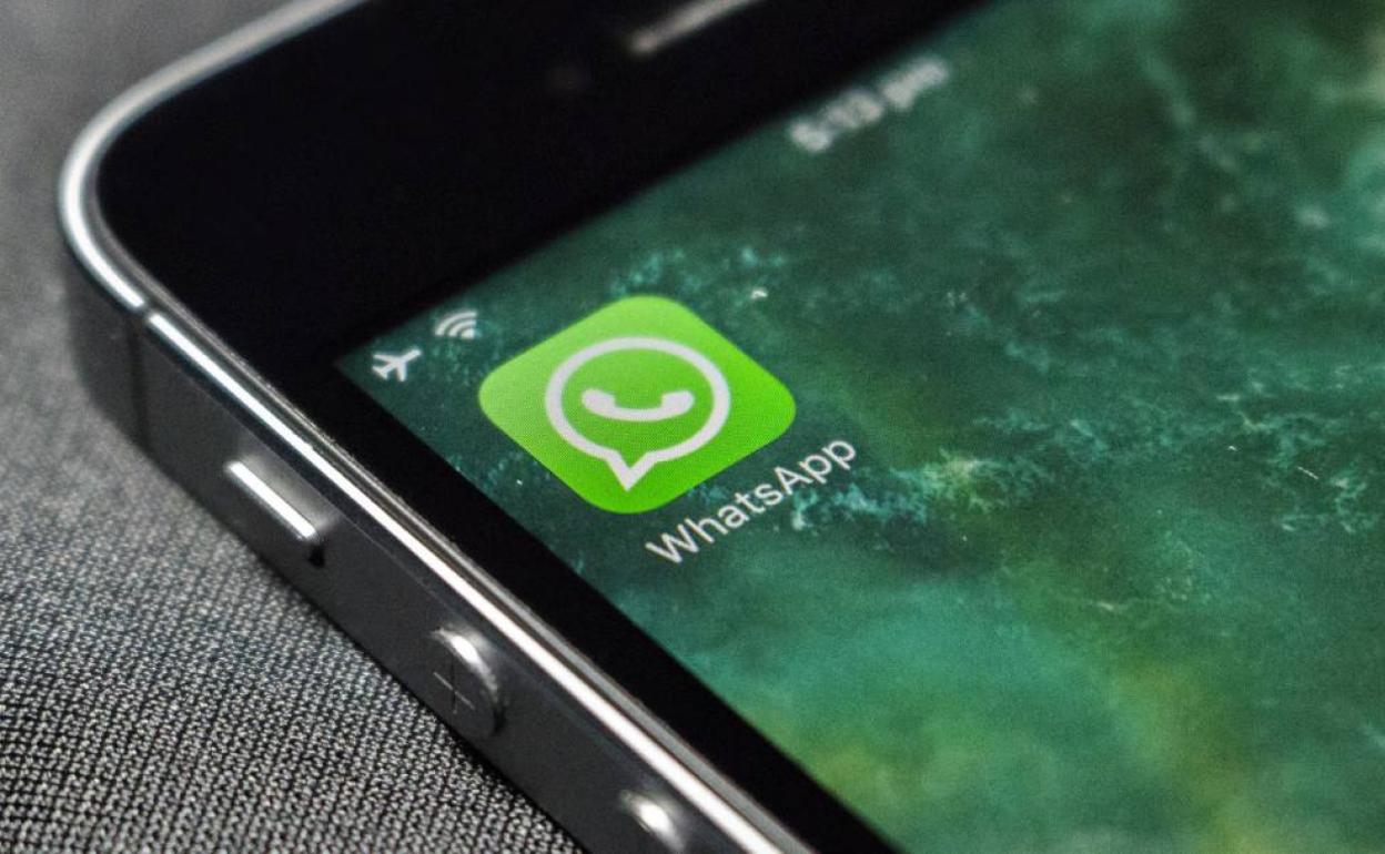WhatsApp permite ya realizar encuestas en chats grupales