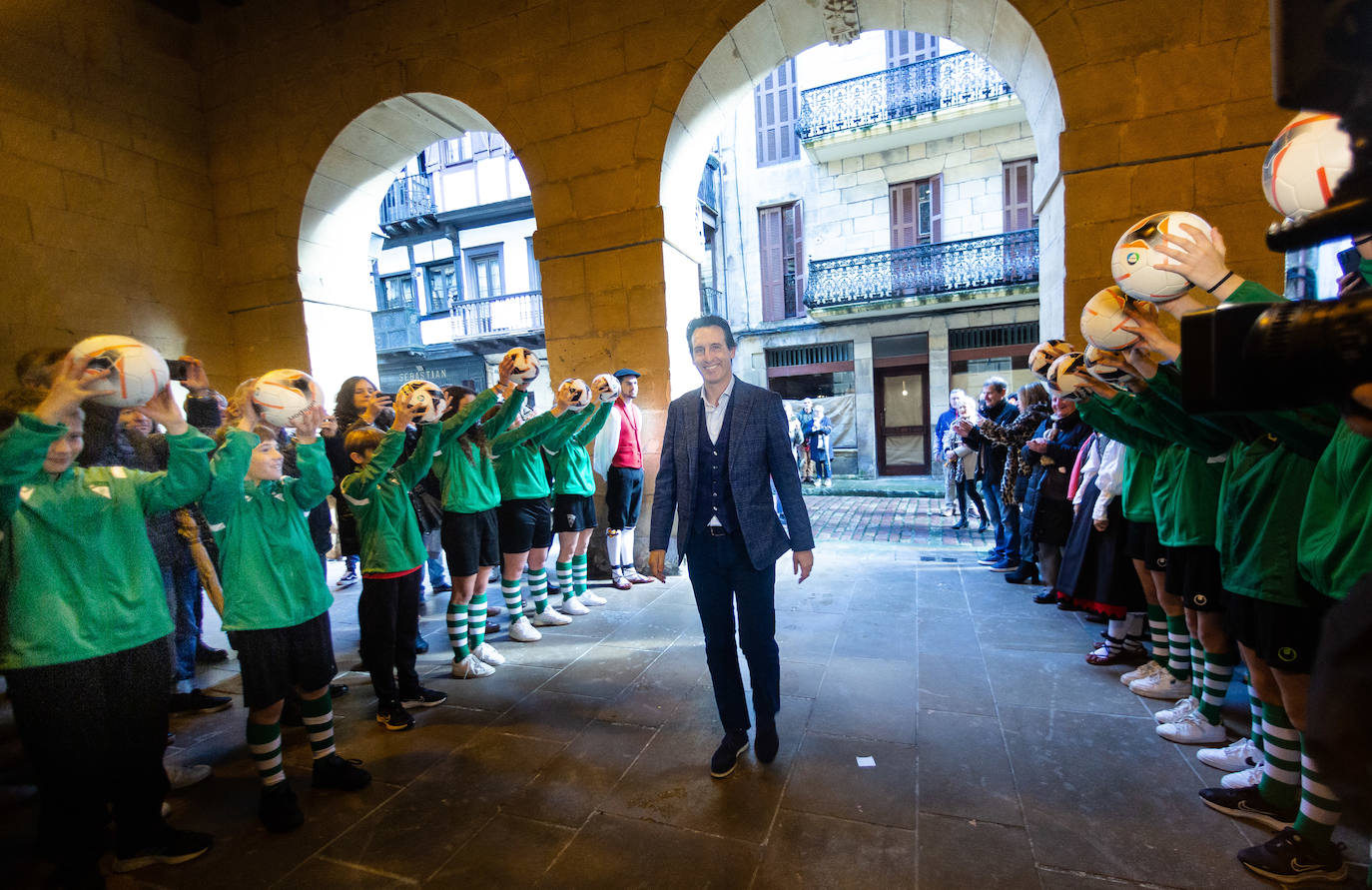 Fotos: Hondarribia entrega la insignia de oro a Unai Emery