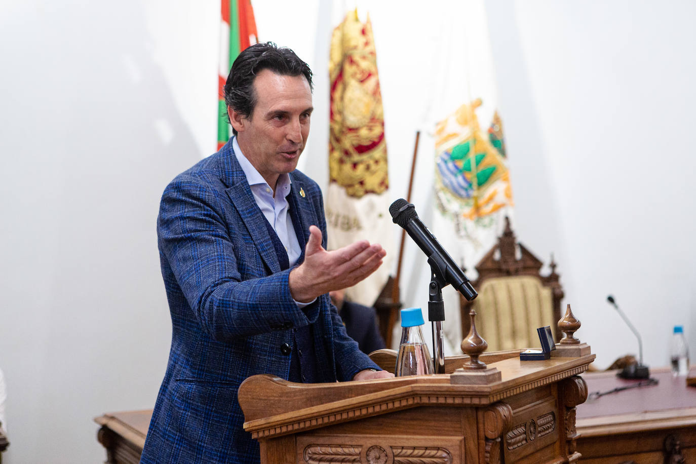 Fotos: Hondarribia entrega la insignia de oro a Unai Emery