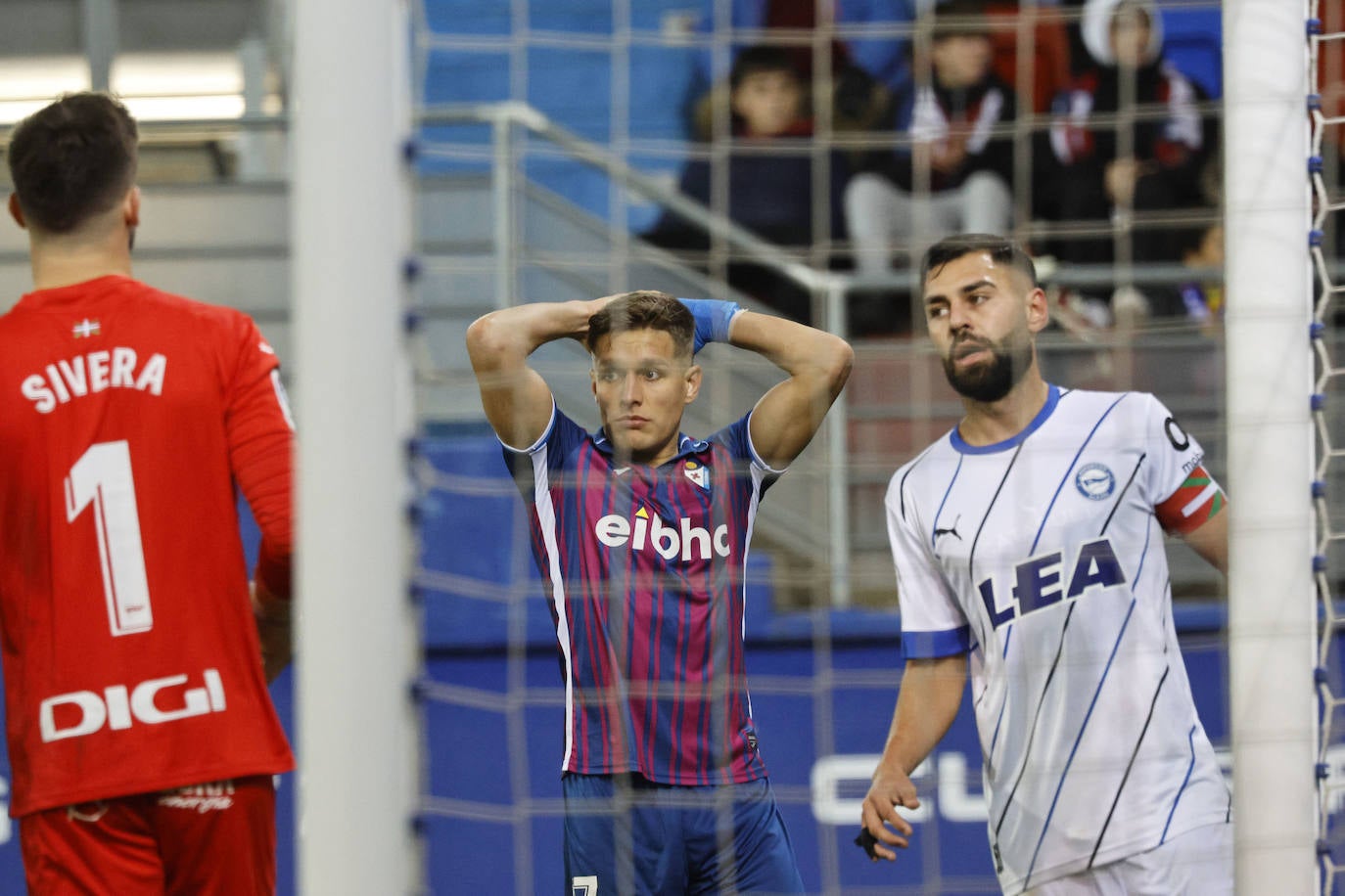 Fotos: Las mejores imágenes del Eibar-Alavés