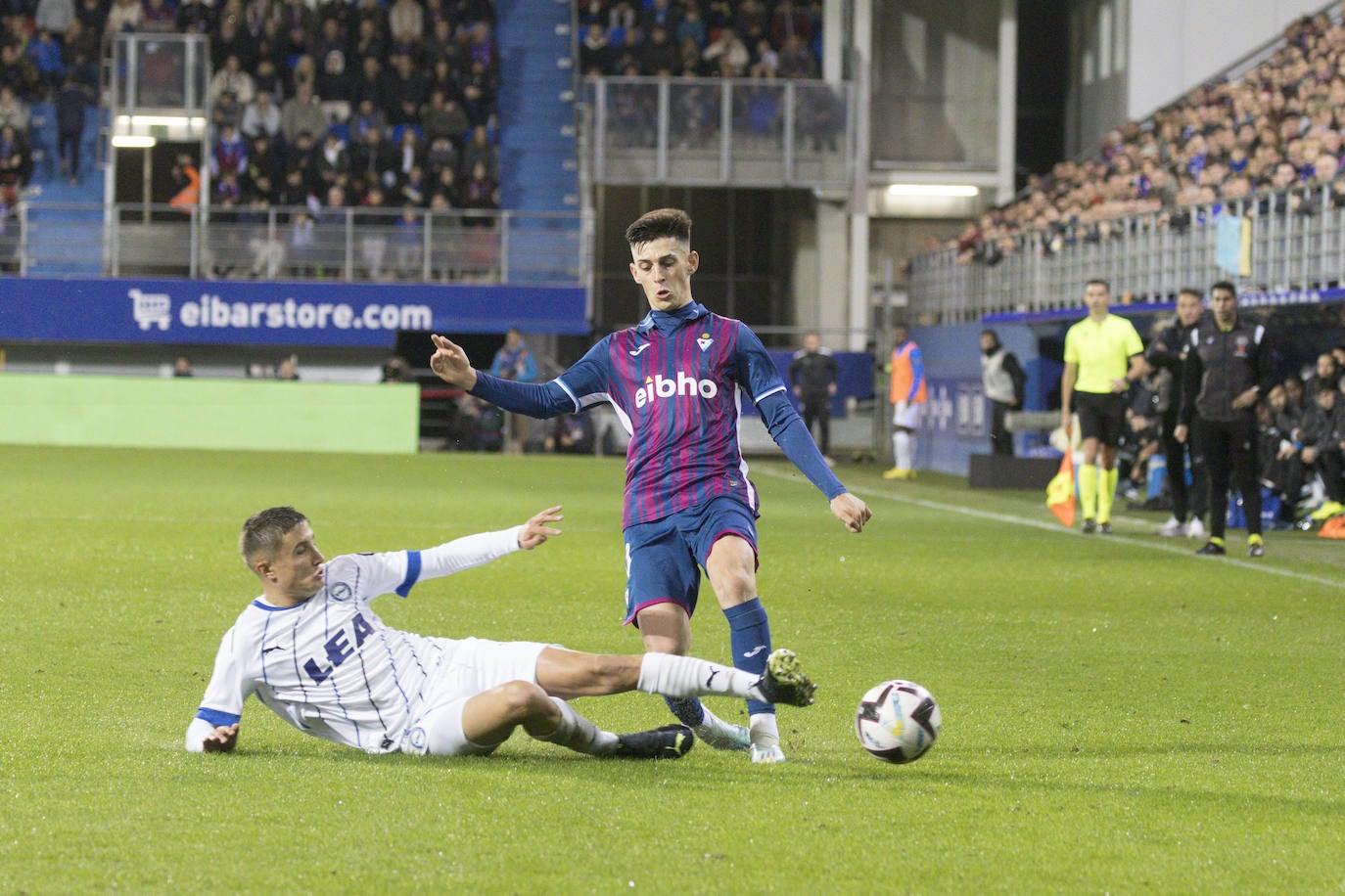 Fotos: Las mejores imágenes del Eibar-Alavés