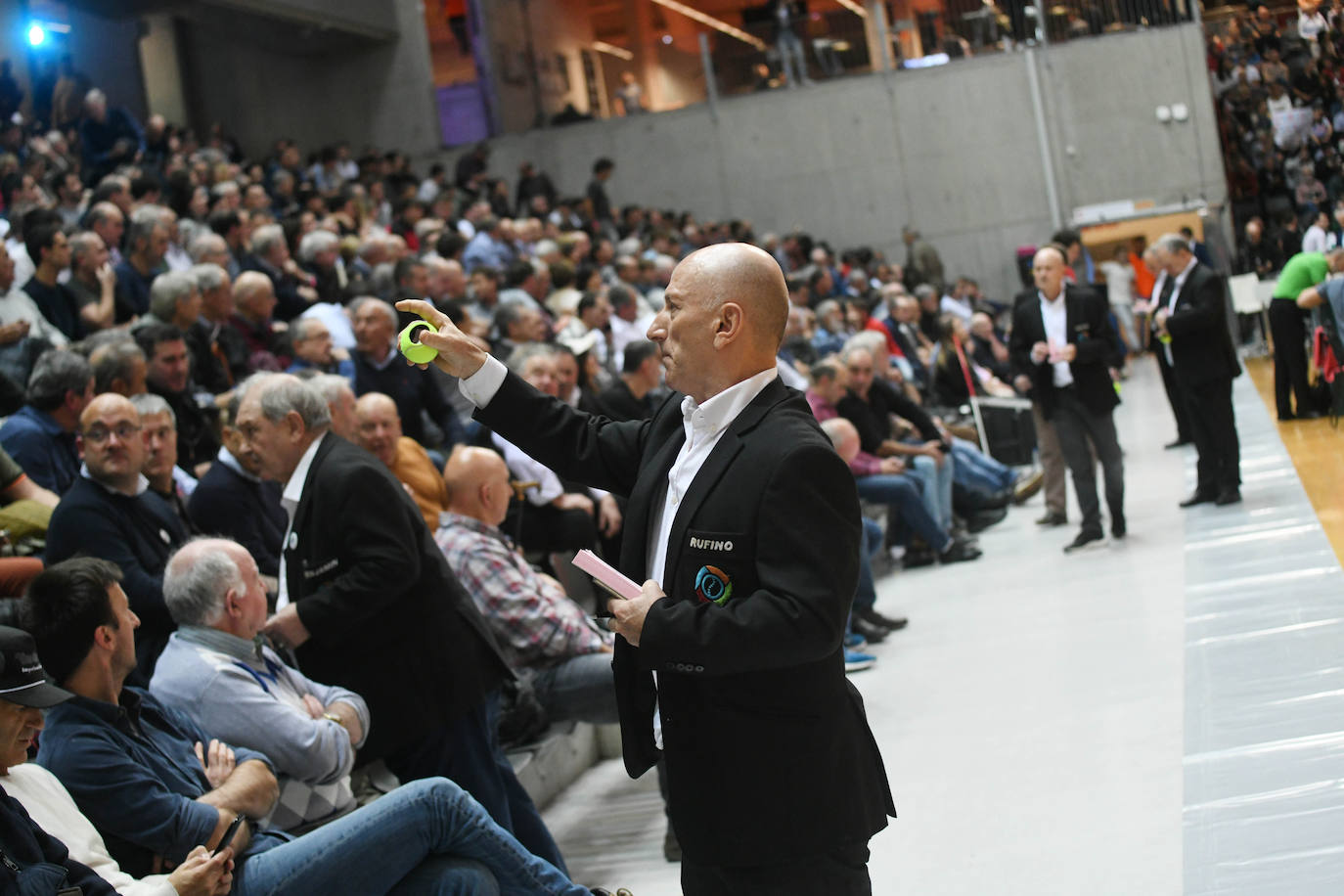 Fotos: Las mejores imágenes del ambiente en el frontón Bizkaia