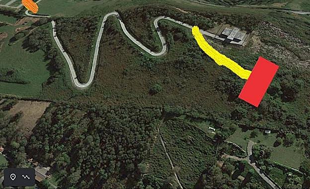 Los demandantes consideran que se está «ocupando» una vía municipal da paso al depósito de aguas «sin autorización oficial alguna». 