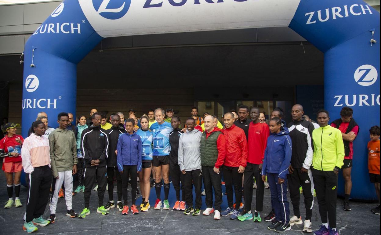 Abel Antón y Rocío Cano encabezan el grupo del último entrenamiento antes de la maratón de este domingo