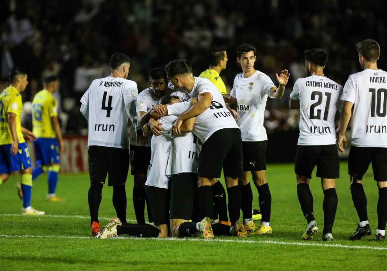 El Real Unión vuelve hoy a jugar en el Stadium Gal dos semanas después de eliminar al Cádiz. 