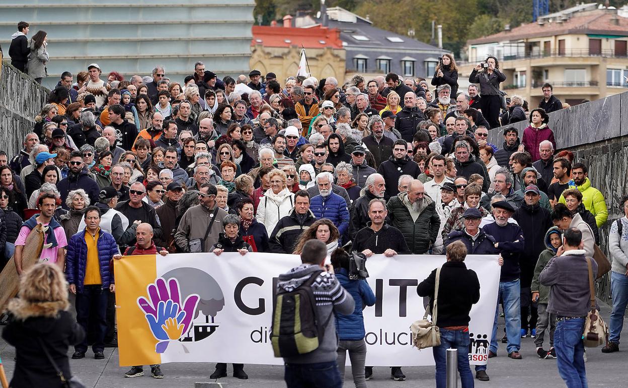 Piden en San Sebastián la «paralización preventiva» de la incineradora de Zubieta