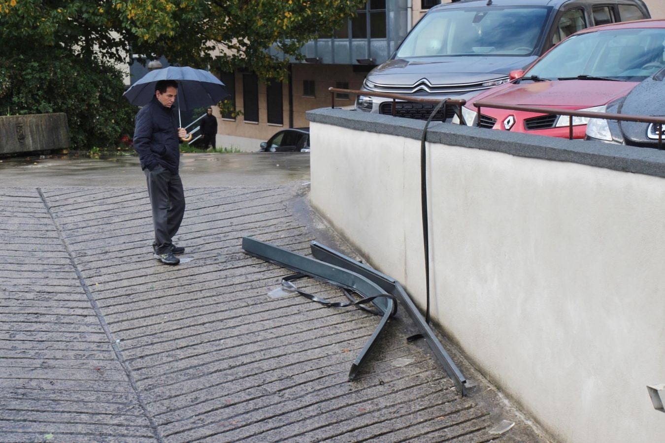 Fotos: Camión accidentado en Lasarte-Oria