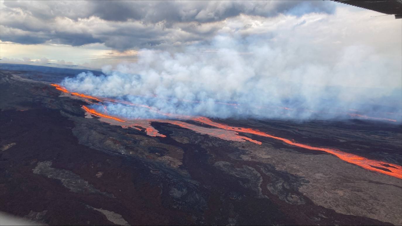 Fotos: El volcán Mauna Loa entra en erupción en Hawái