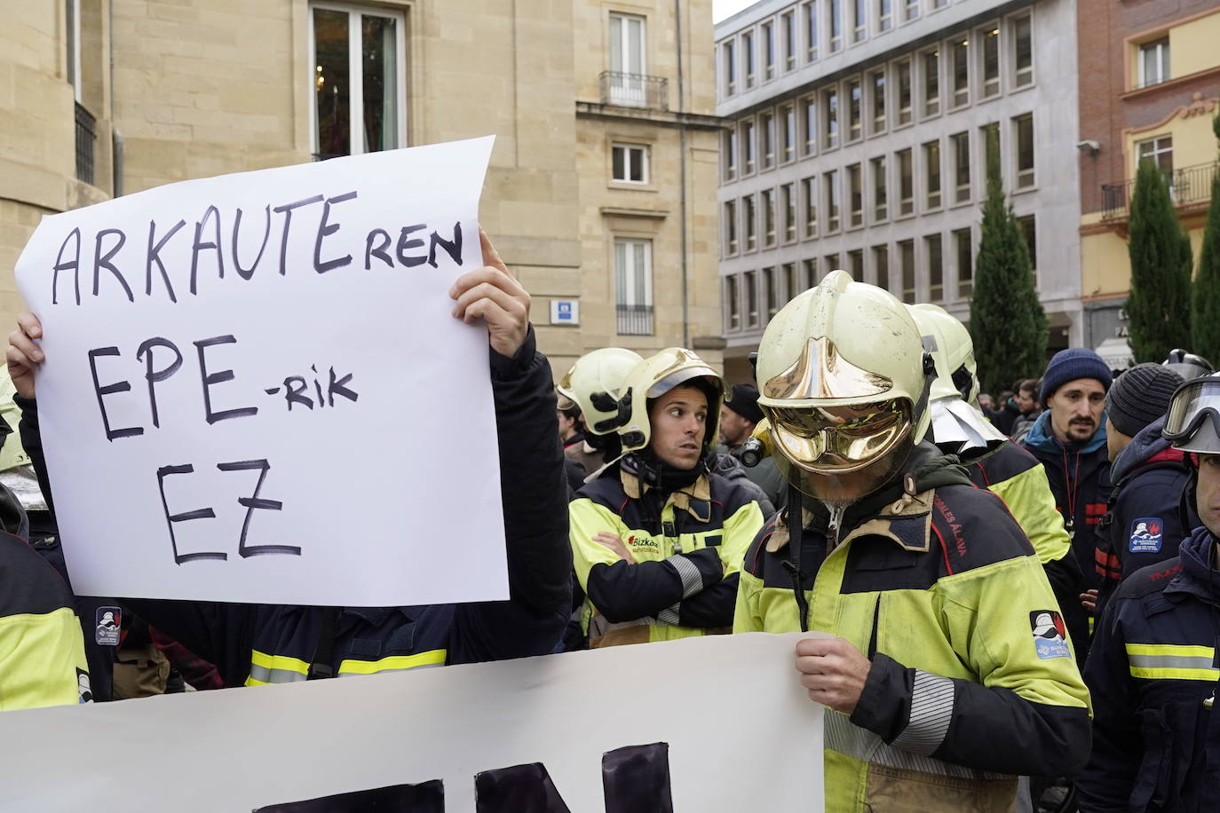 Fotos: Los bomberos vascos comienzan a movilizarse por «el desastre» de la OPE unificada