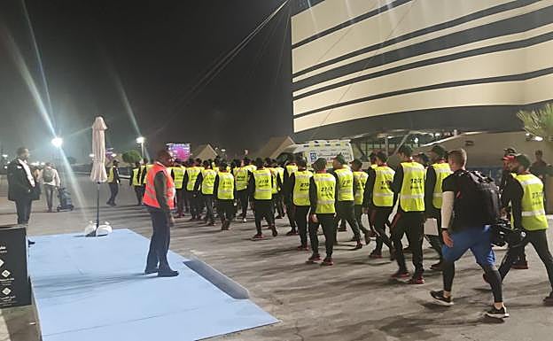 Los miembros de seguridad en el estadio Al-Bayt