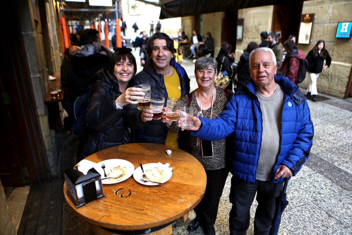 Fotos: Primer día de fiesta para los turistas en Donostia