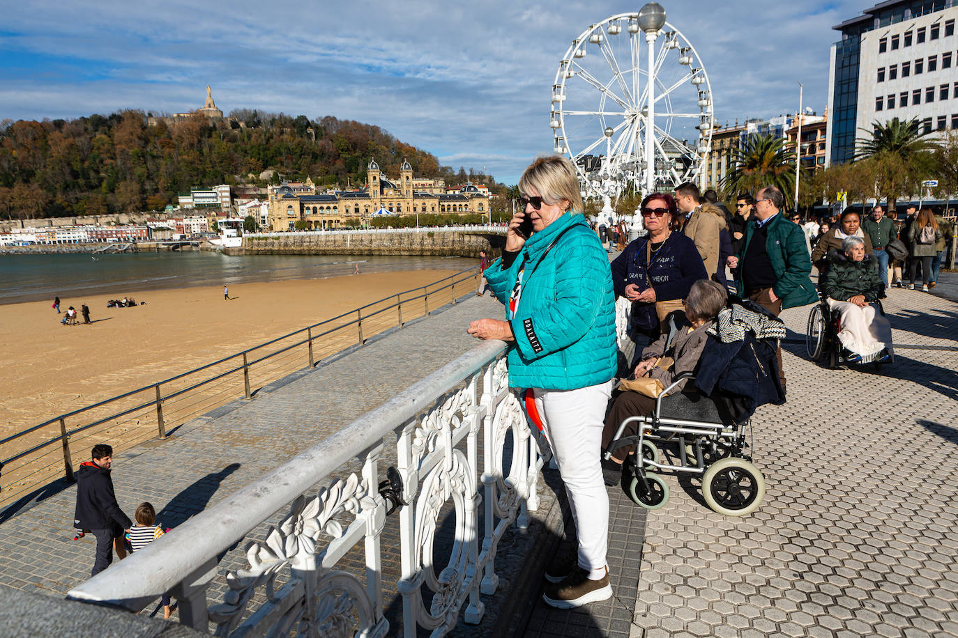 Fotos: Primer día de fiesta para los turistas en Donostia