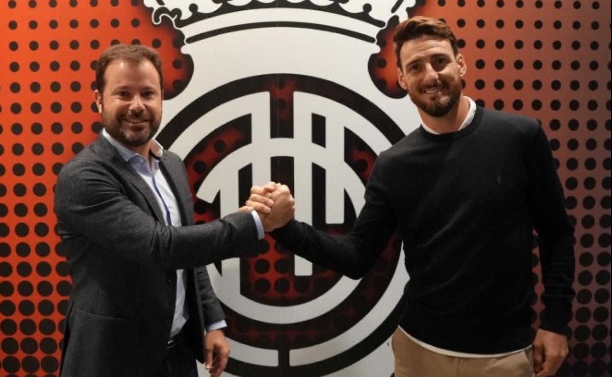 Aritz Aduriz se incorpora como adjunto a la dirección deportiva del Mallorca