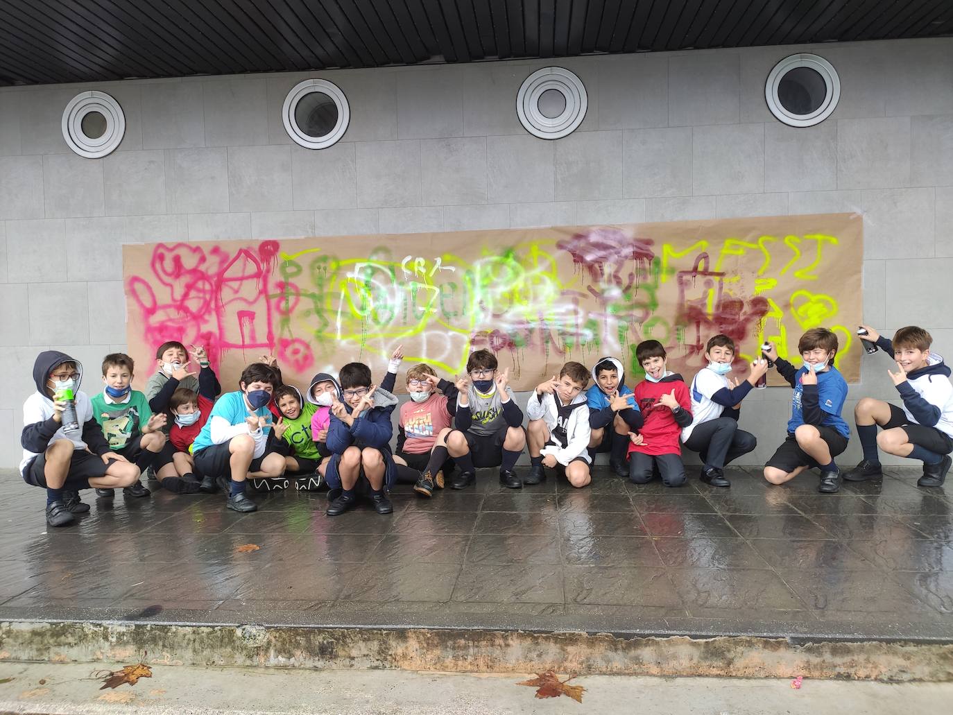 Eraingo ikasleek artearekin gozatzen dute