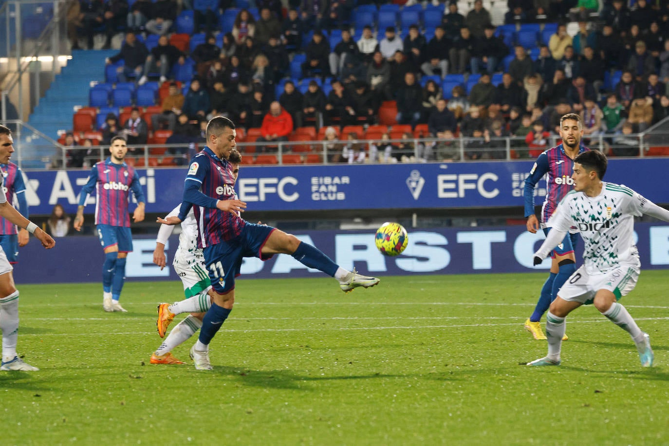 Fotos: Las mejores imágenes del Eibar-Oviedo