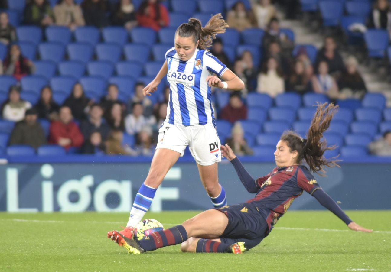 Fotos: La Real cae en casa ante un rival directo