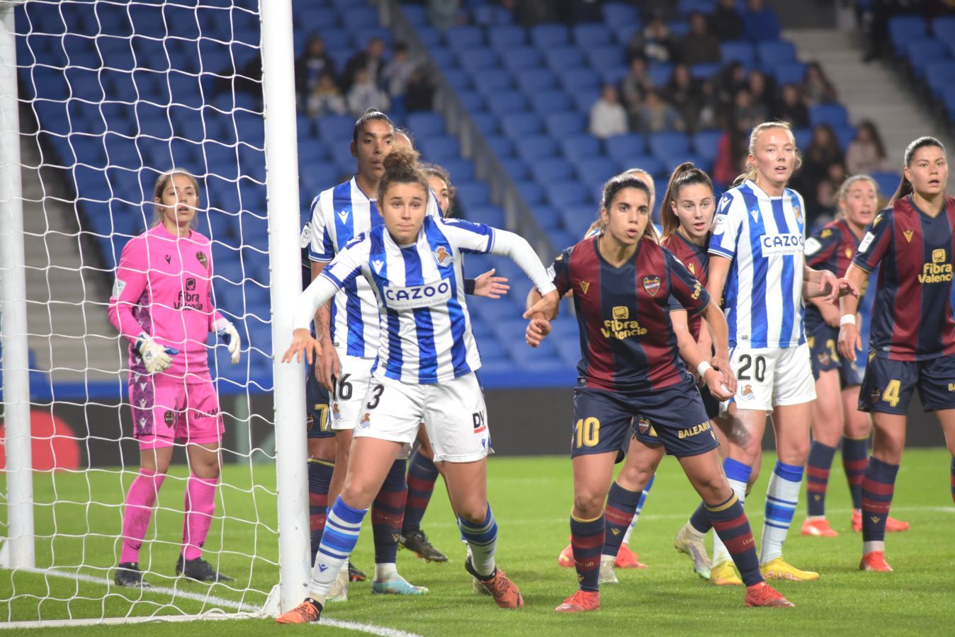 Fotos: La Real cae en casa ante un rival directo