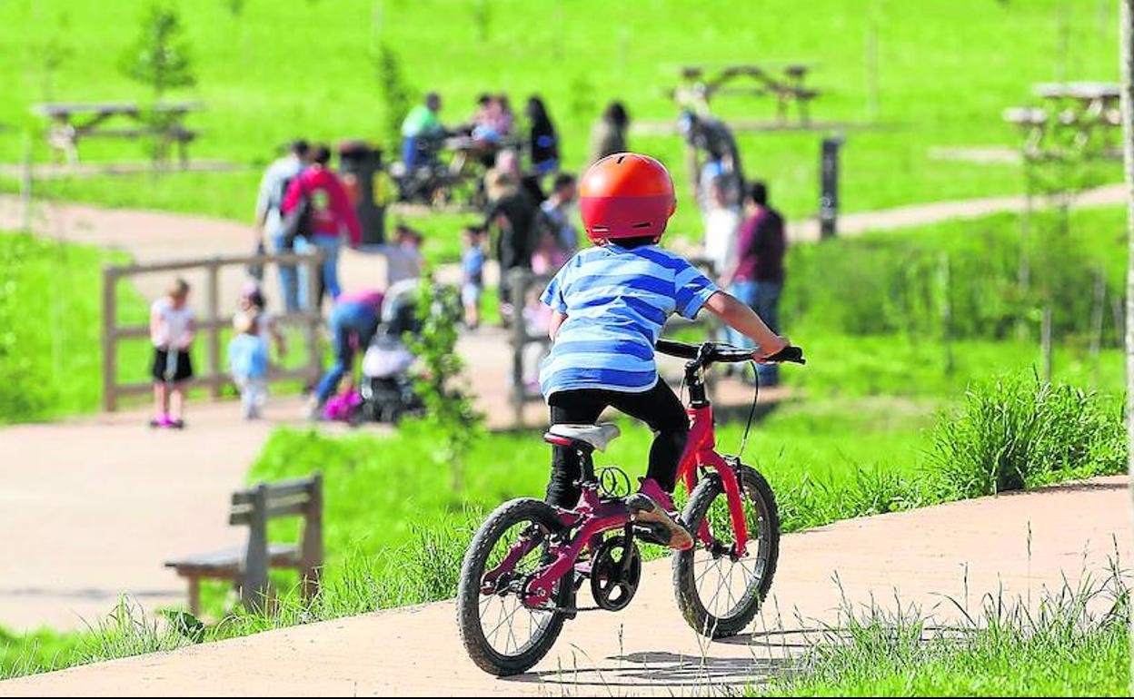 Balance de 2021: En 8 de cada 10 pueblos de Gipuzkoa mueren más personas de las que nacen