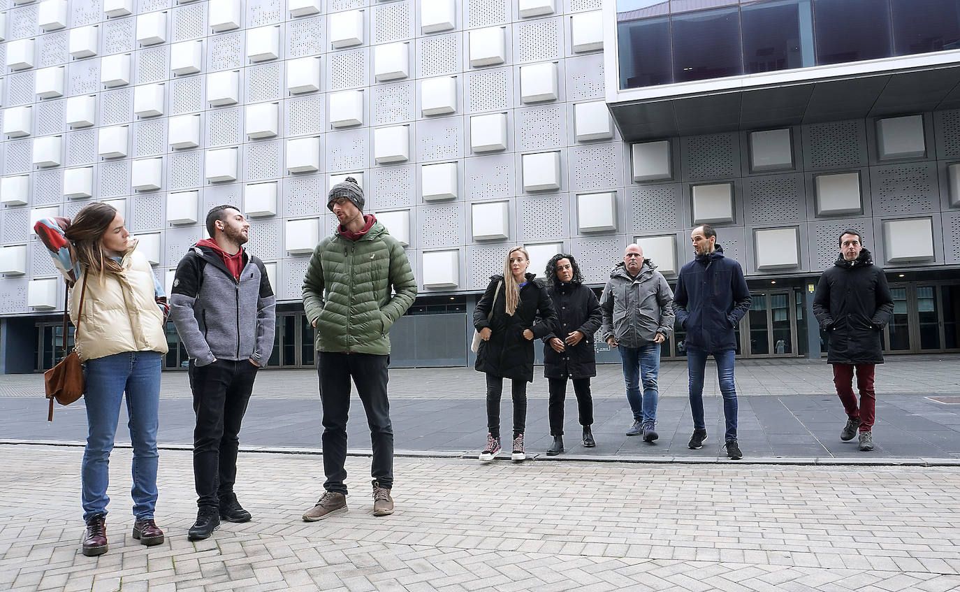 Fotos: Zortzi finalista gogotsu, txapel bat eta 13.000 bertsozaleentzako plaza Iruñeko Nafarroa Arenan