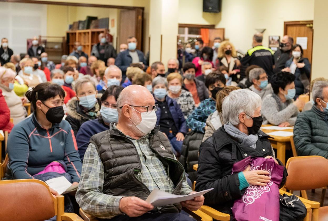Los vecinos han expuesto a las autoridades municipales sus quejas y solicitudes.