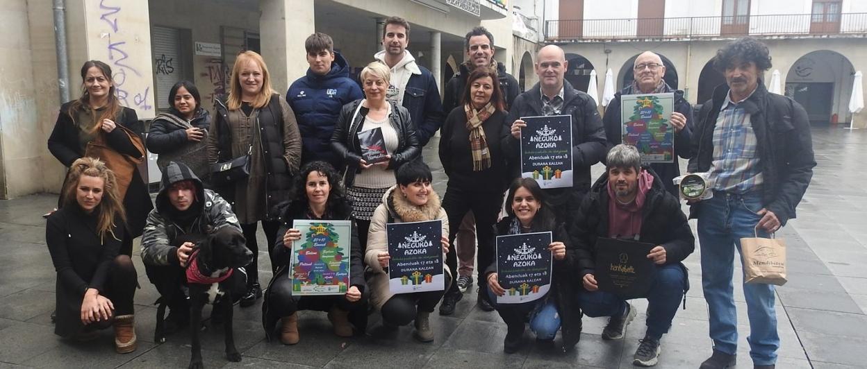 Representantes que mostraron el programa de Navidad. 