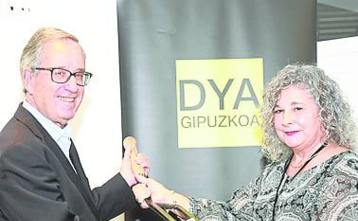 Premio DYA: Reconocimiento al Teléfono de la Esperanza