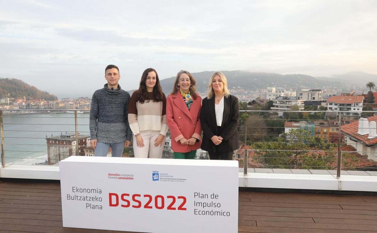 Iñigo Matesanz, Cristina Campos, Marisol Garmendia y Silvia Soto repasaron distintos programas de apoyo al desarrollo profesional incluidos dentro del Plan de Impulso Económico. 