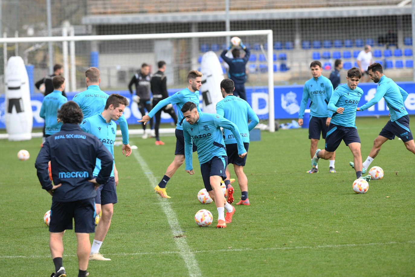 Fotos: Los realistas se ejercitan en Zubieta