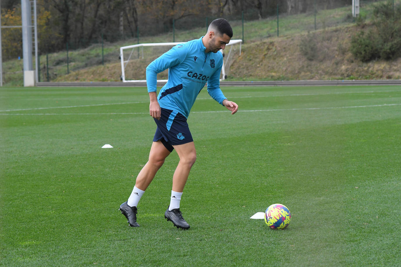 Fotos: Los realistas se ejercitan en Zubieta