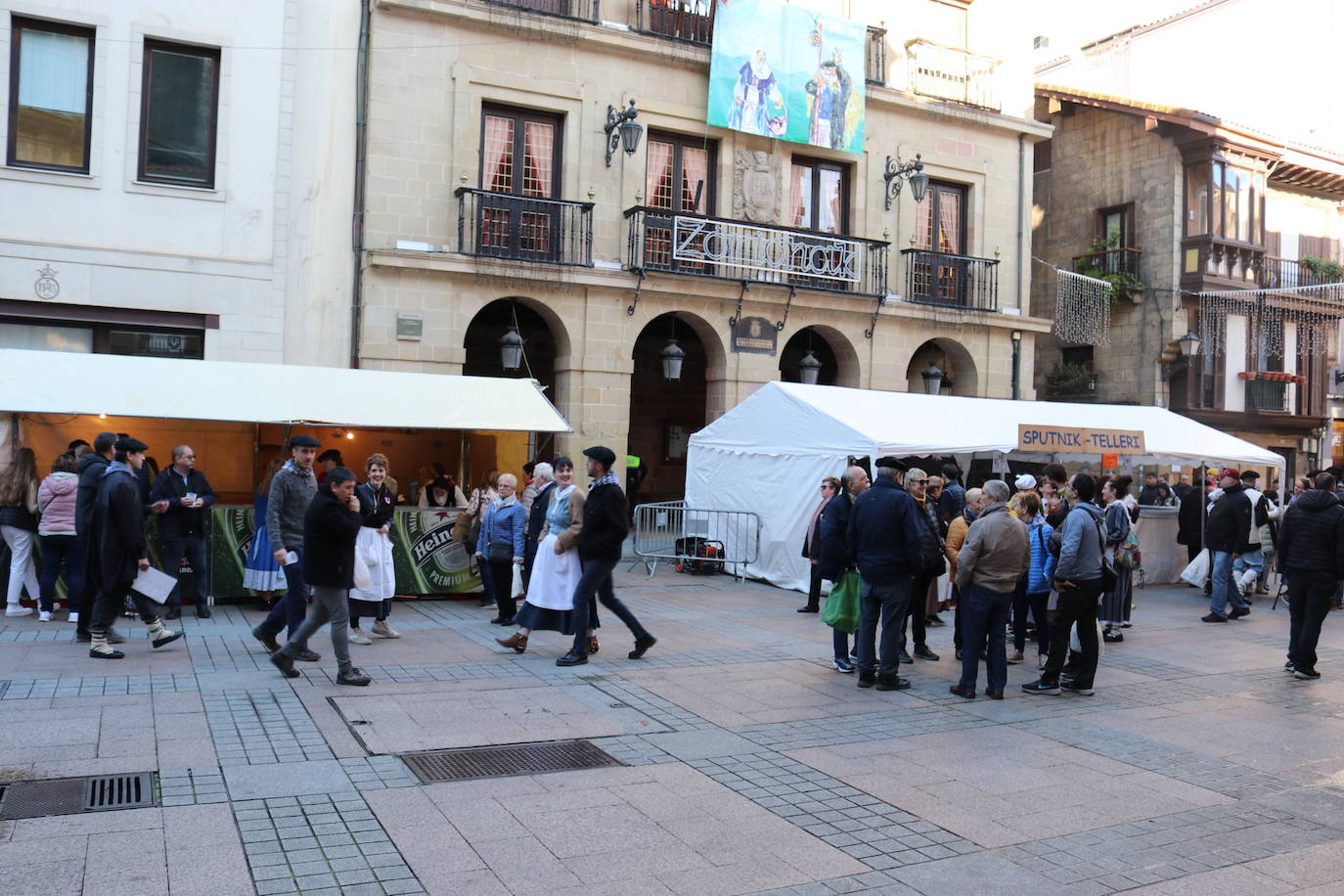Fotos: Errenteria se vuelca con Santo Tomás