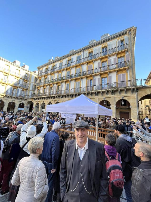 Loquillo también se ha acercado a ver a 'Roxaito' en la feria de Santo Tomás de San Sebastián