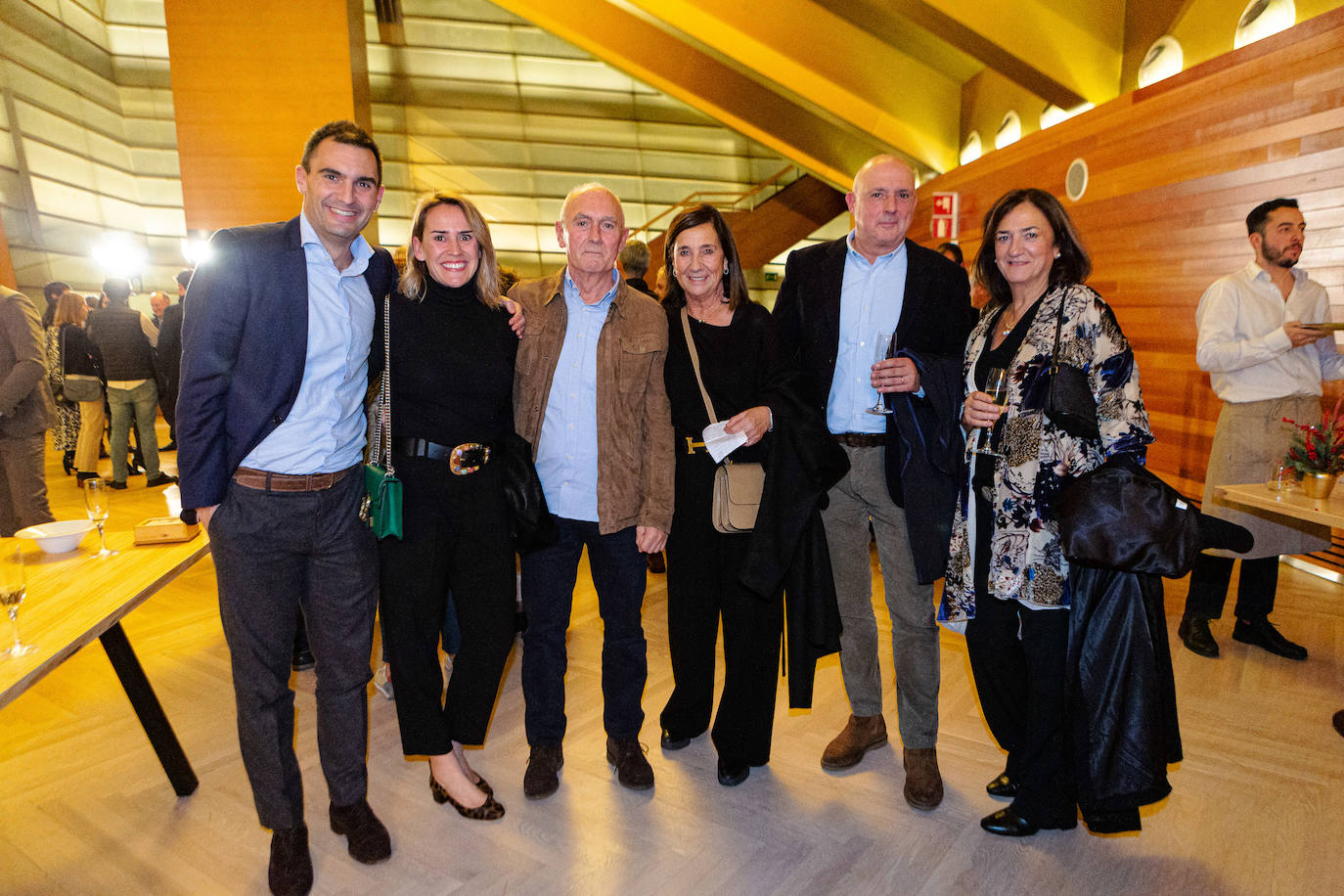Javier Apalategui (Angulas Aguinaga), Garbiñe Goikoetxea, Félix Apalategui, María José Garicano, Emilio Latorre y Anabel Garicano.