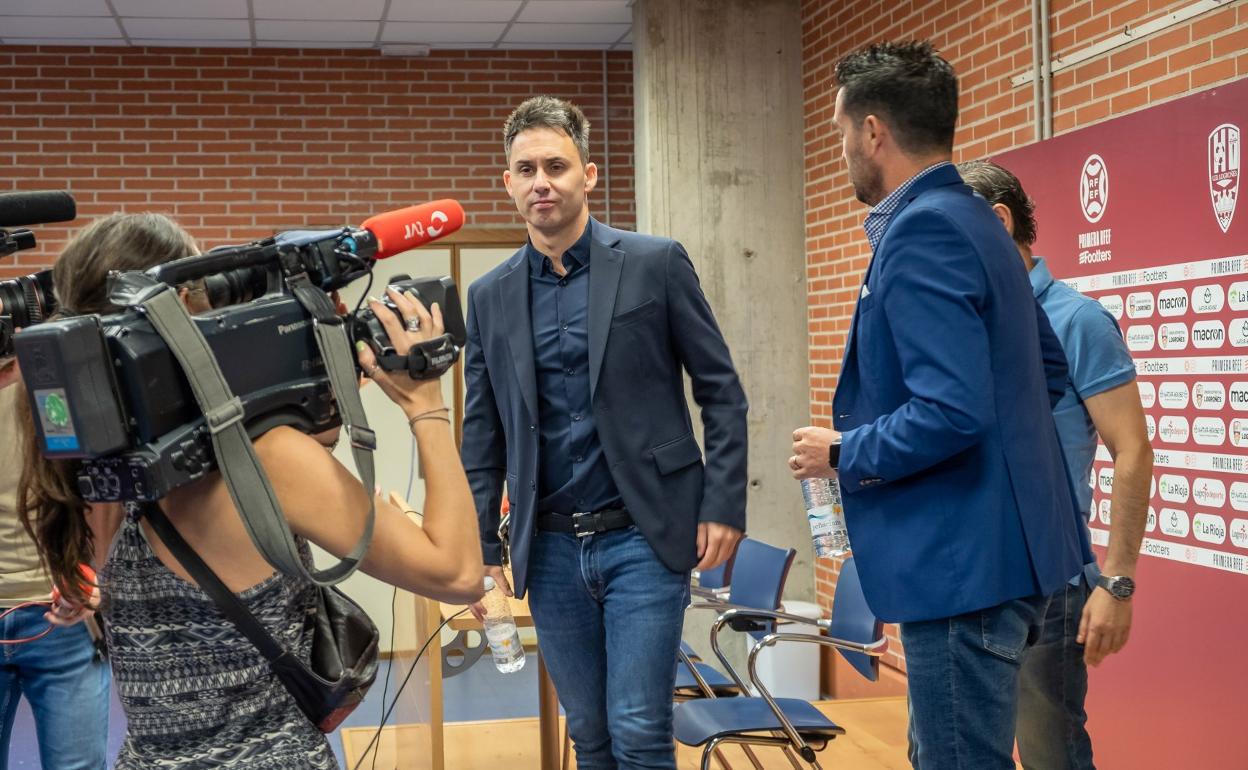 Sergio Rodríguez, en las instalaciones de la UD Logroñés. 