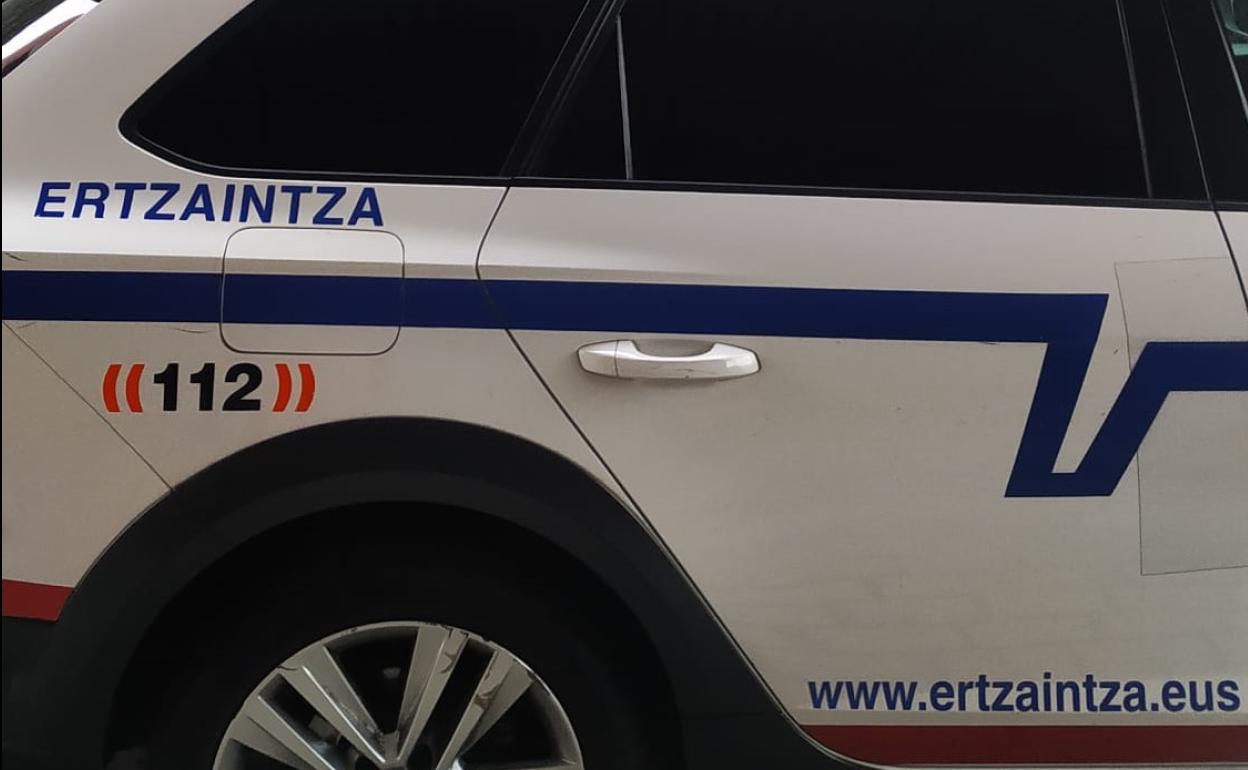 Detenido en Irun un egipcio por conducir con un carnet italiano falso