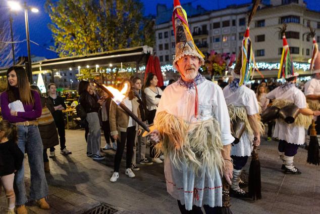 Fotos: Irun deja sus cartas a Olentzero