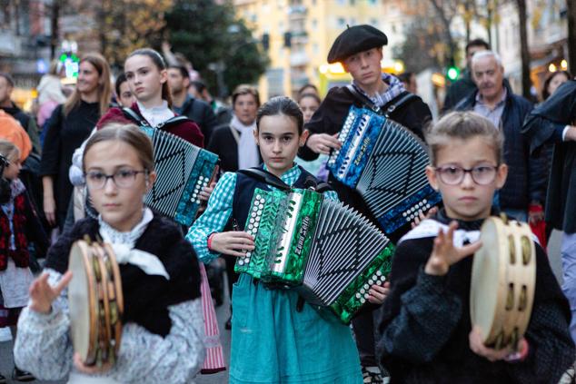 Fotos: Irun deja sus cartas a Olentzero
