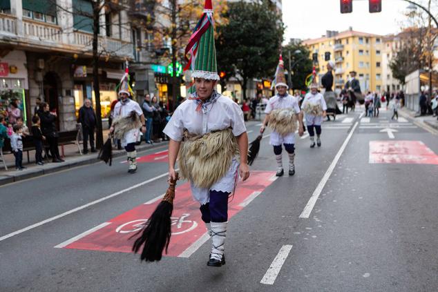 Fotos: Irun deja sus cartas a Olentzero