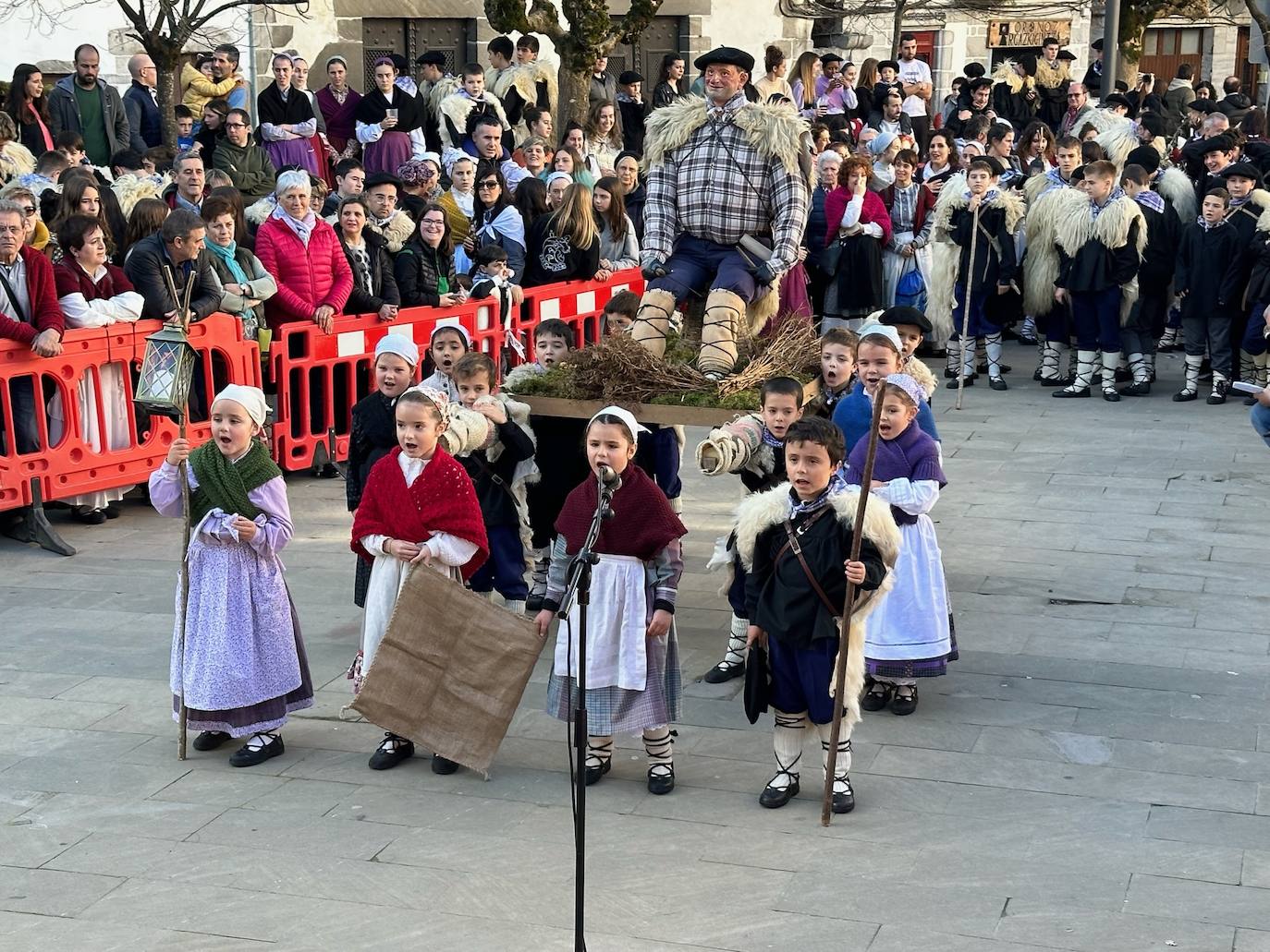 Fotos: Concurso de Olentzeros y nacimientos en Lesaka