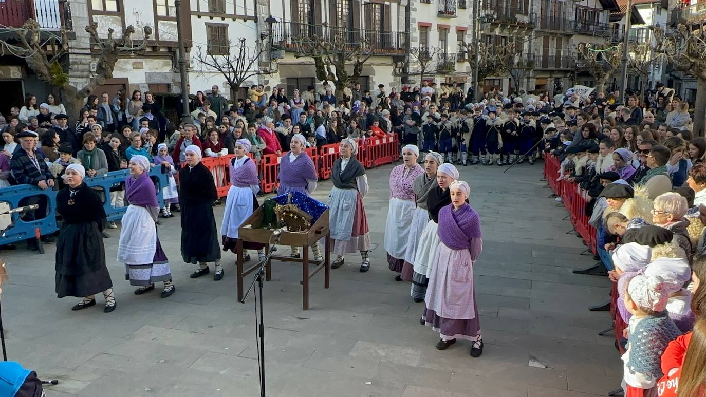 Fotos: Concurso de Olentzeros y nacimientos en Lesaka