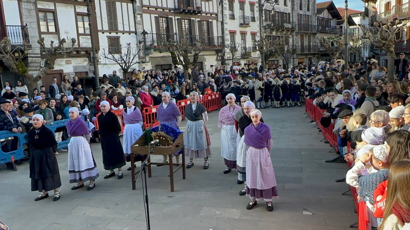 Fotos: Concurso de Olentzeros y nacimientos en Lesaka