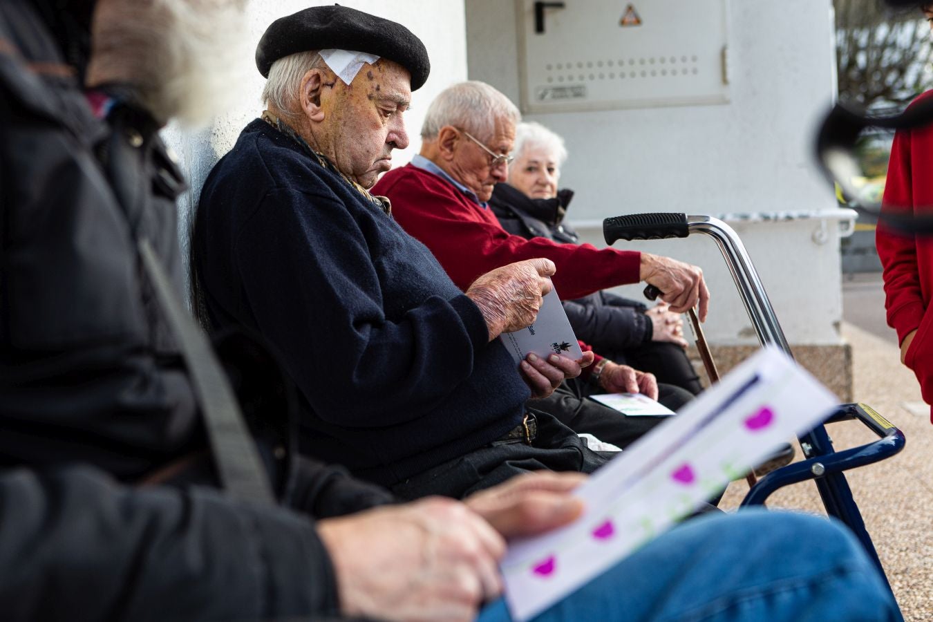 Fotos: Cartas que llevan la Navidad a la residencia de Andoain
