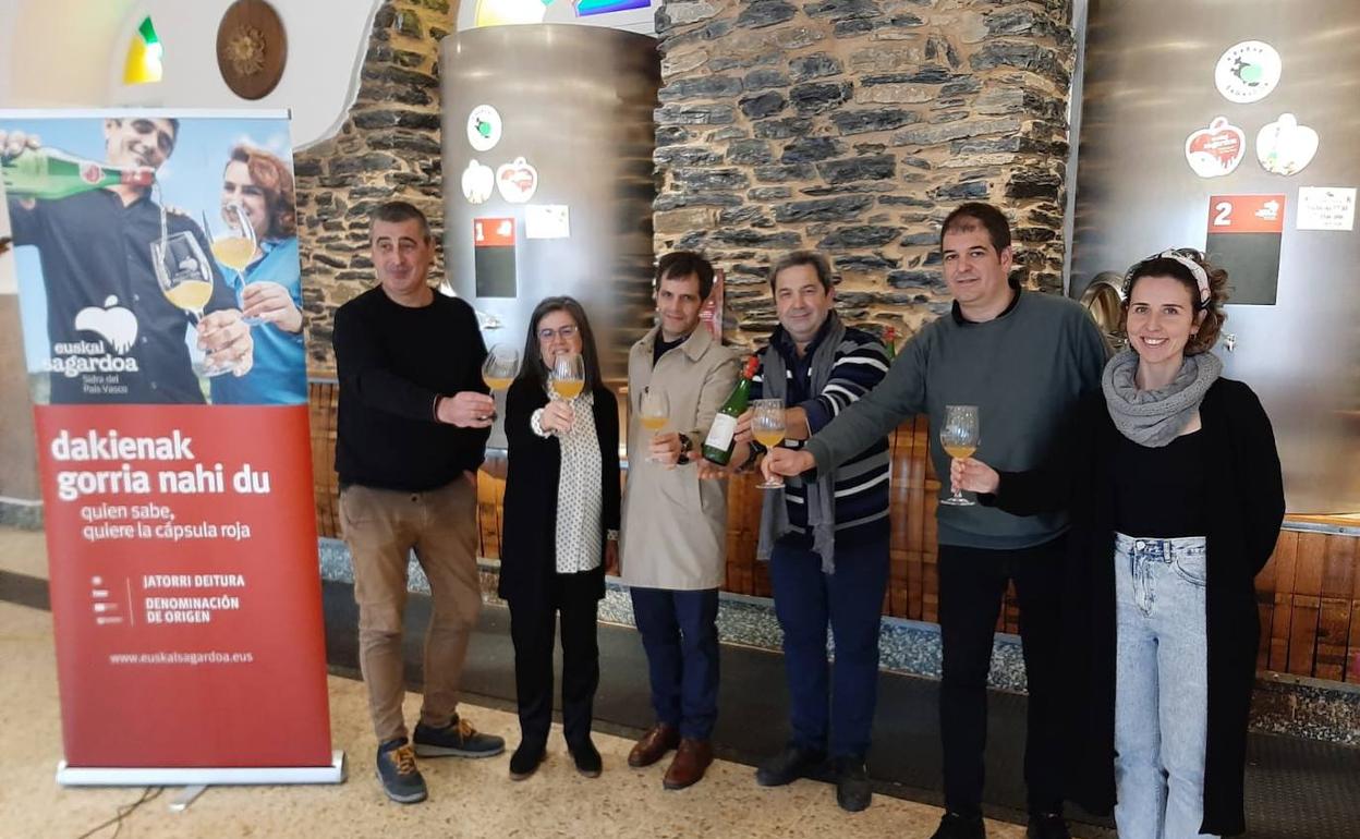 Harrera oso ona izan zuen sagardo erabat arabarrak aurkezkepean dastatzeko aukera izan zutenen artean. 