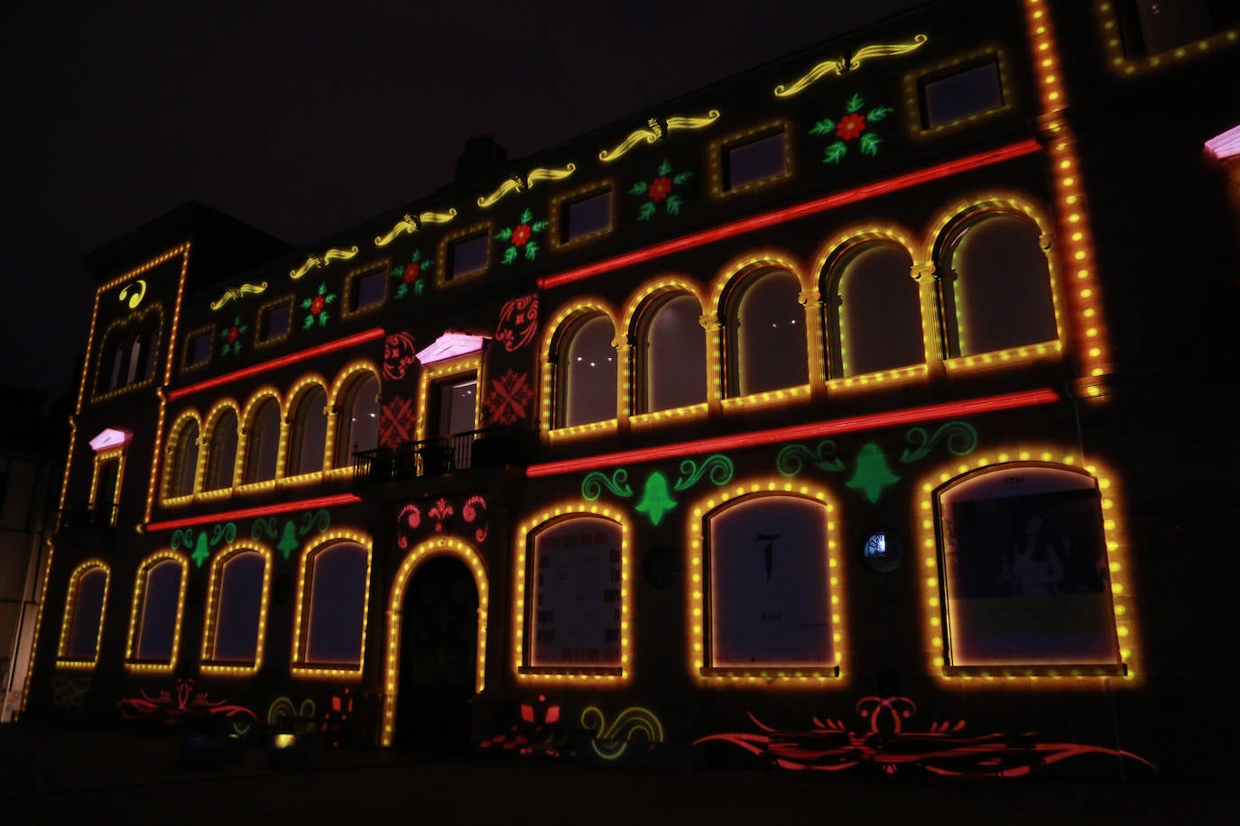 Fotos: El espectacular &#039;videomapping&#039;, de luz y sonido sobre la fachada de San Telmo