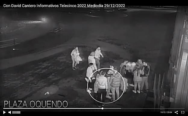 Fotograma de la discusión previa a la agresión que emitió Telecinco/Atlas. 