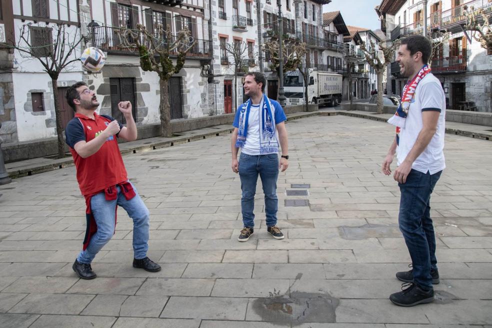 Misma cuadrilla. Telletxea, Maritxalar y Olaizola, este viernes en Lesaka. 