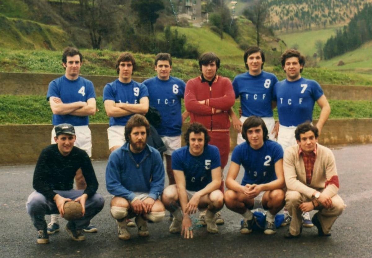 Plantilla del primer equipo del Tolosa Eskubaloia que disputó la Copa Gipuzkoa en la campaña 72/73