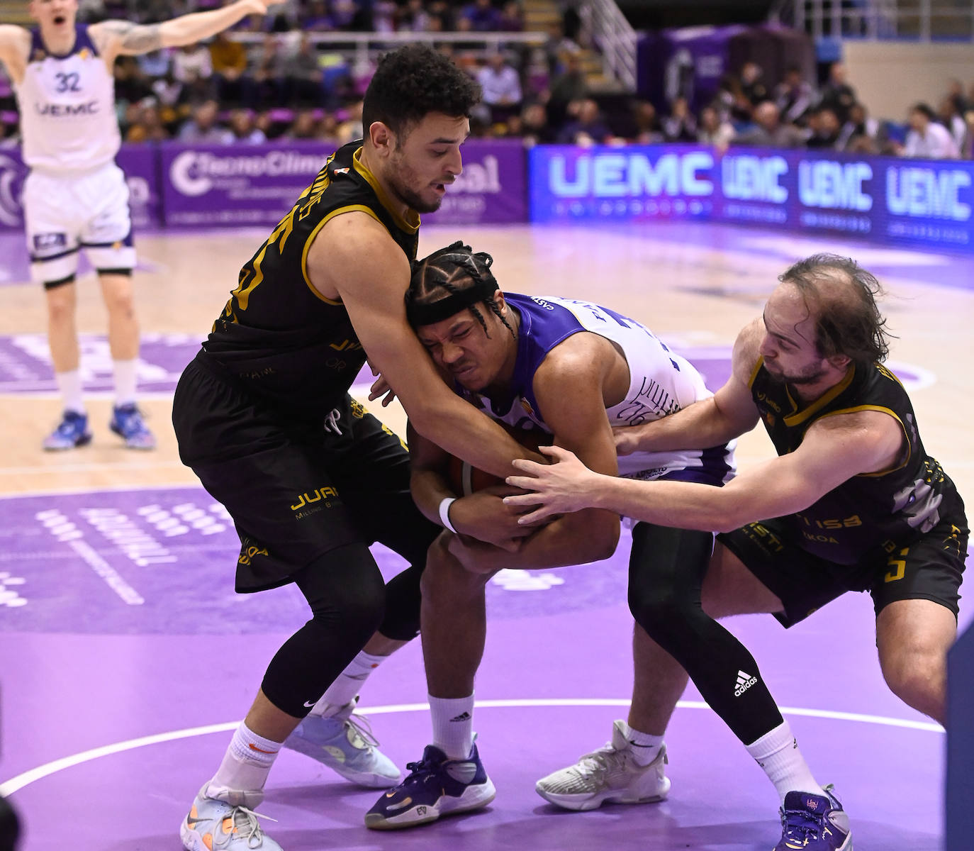 Juaristi Iraurgi, tras jugar en Valladolid, vuelve a su pabellón.