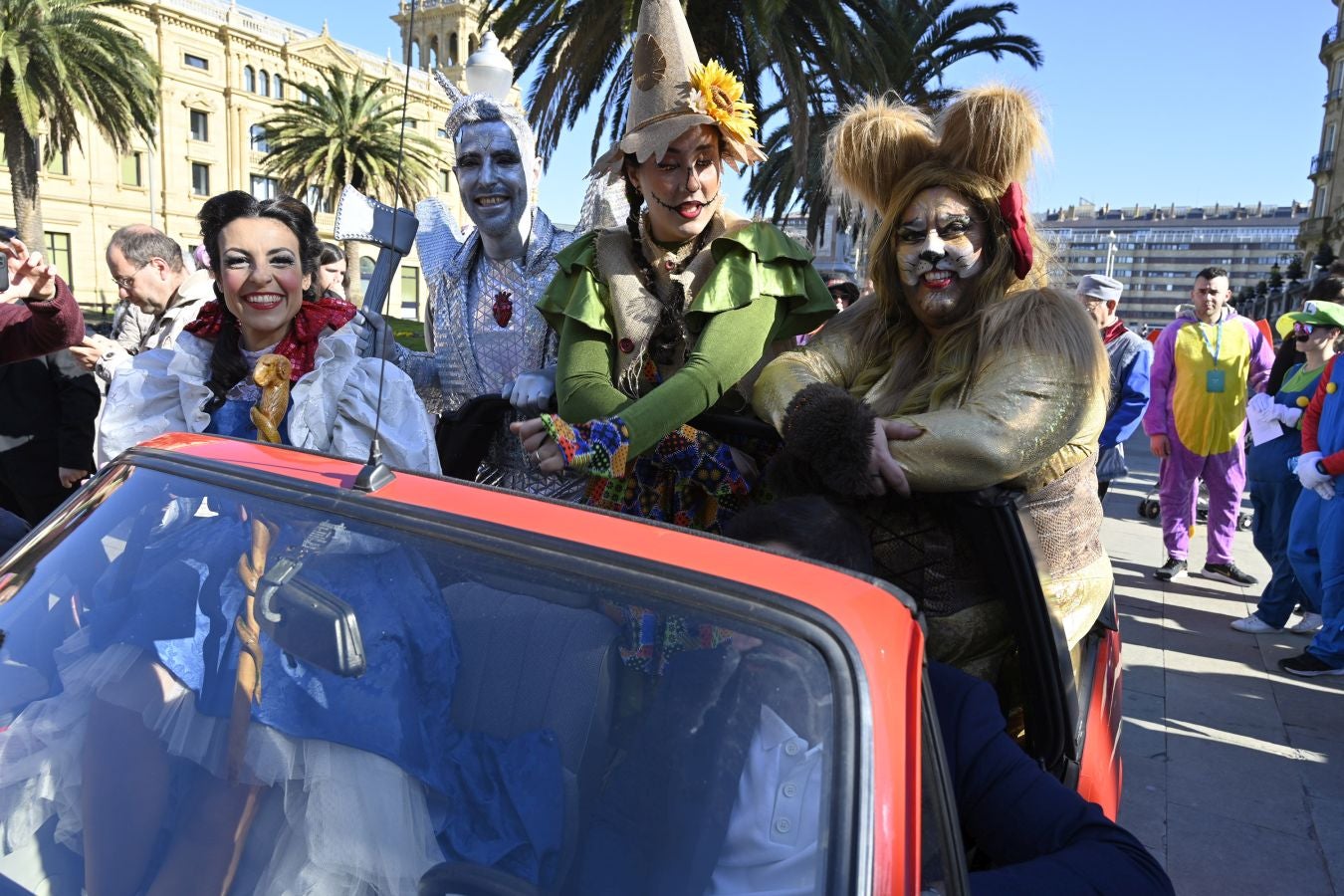 La Diosa Momo ordena diversión